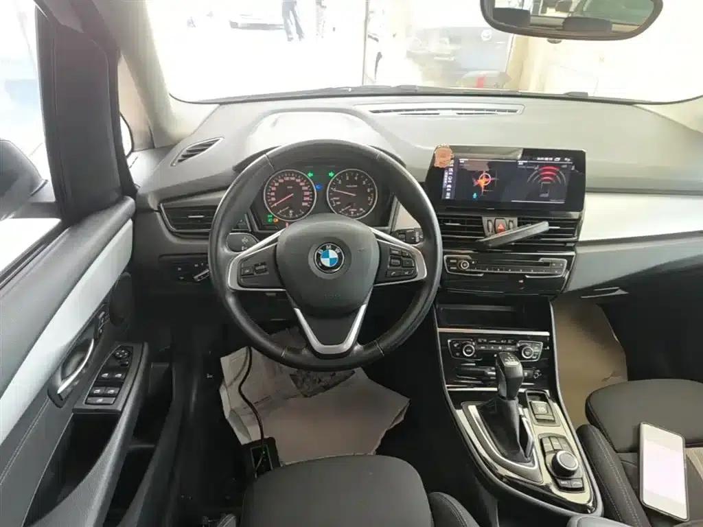 BMW 2 Series Gran Tourer (Imported) 2015 218i Leading Edition — миниатюра 11