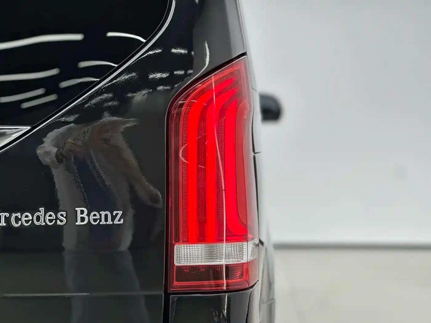 Mercedes-Benz V-Class 2018 V 260 L Premium Extended Edition (China V Emission Standard) — миниатюра 7