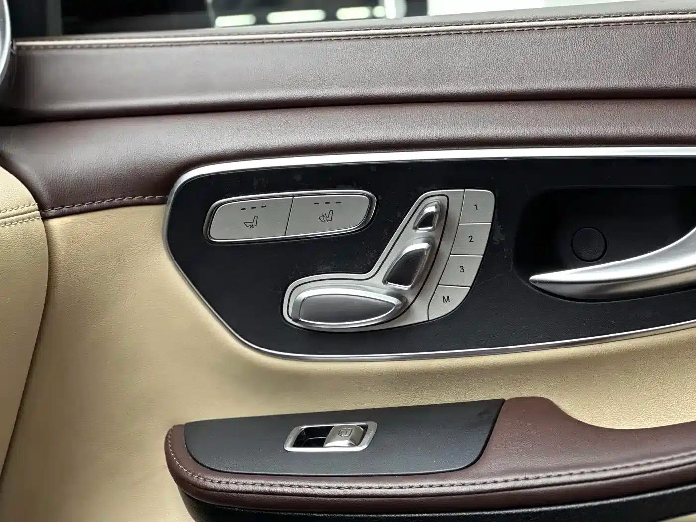 Mercedes-Benz V-Class 2018 V 260 L Premium Extended Edition (China V Emission Standard) — миниатюра 10