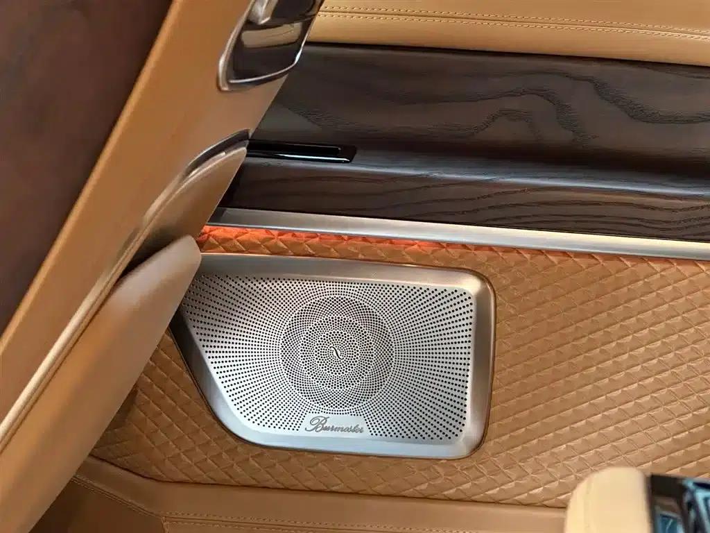 Mercedes-Benz V-Class 2023 V 260 L High Roof Custom Edition — миниатюра 42