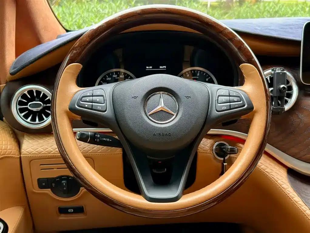 Mercedes-Benz V-Class 2023 V 260 L High Roof Custom Edition — миниатюра 46