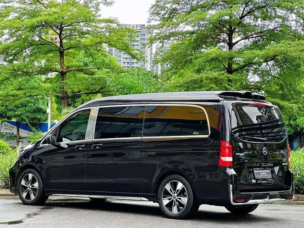 Mercedes-Benz V-Class 2023 V 260 L High Roof Custom Edition — миниатюра 6