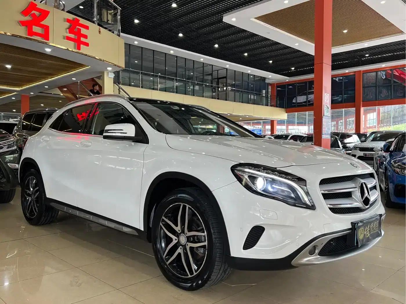 2015 Mercedes-Benz GLA 220 4MATIC Fashion Edition — миниатюра 3
