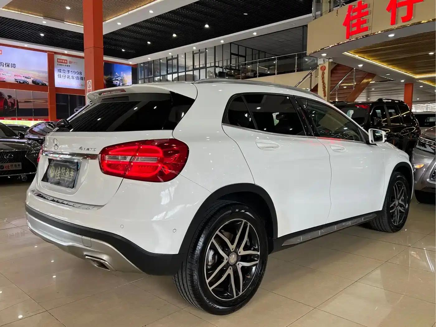2015 Mercedes-Benz GLA 220 4MATIC Fashion Edition — миниатюра 4