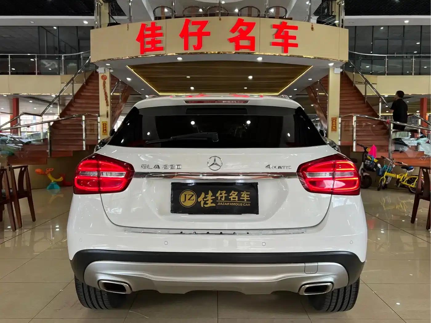 2015 Mercedes-Benz GLA 220 4MATIC Fashion Edition — миниатюра 5