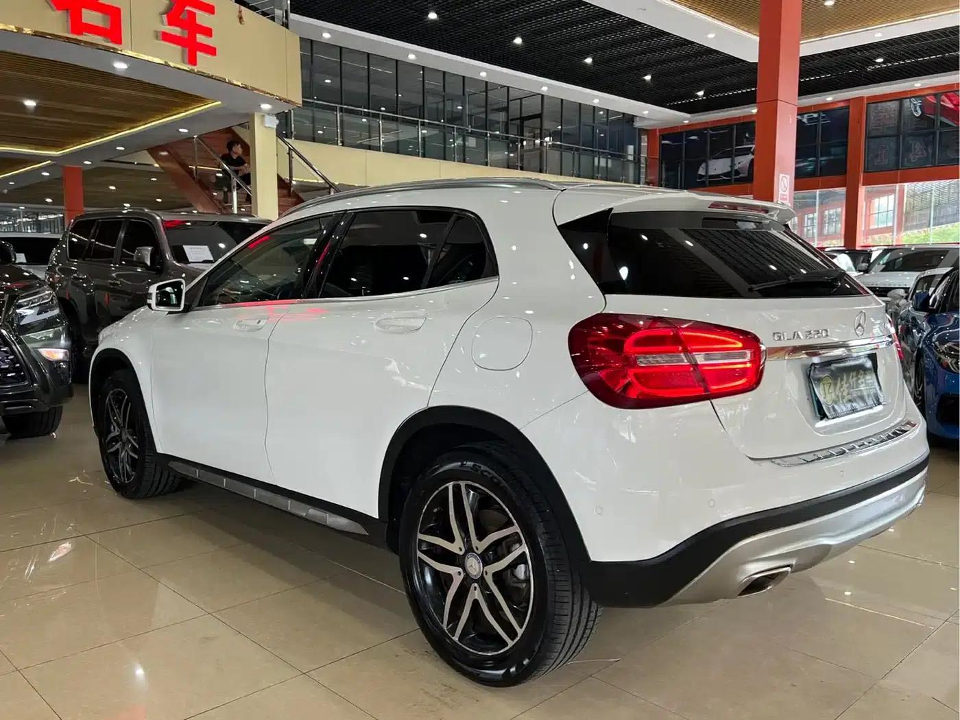 2015 Mercedes-Benz GLA 220 4MATIC Fashion Edition — миниатюра 6