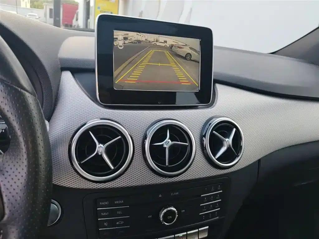 2015 Mercedes-Benz B-Class B 200 Dynamic — миниатюра 13
