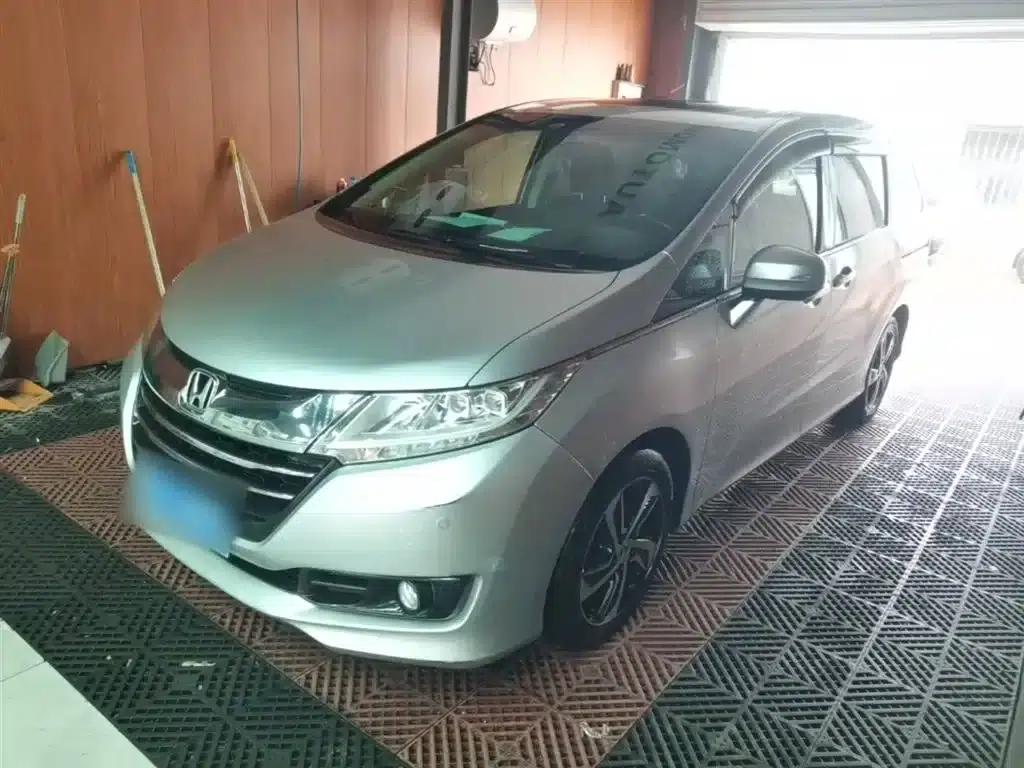 2015 Odyssey Facelift 2.4L Smart Edition — миниатюра 1
