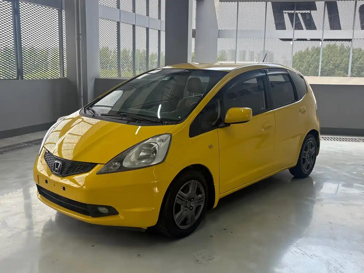Honda Fit 2008 1.3L Automatic Comfort Edition — миниатюра 1