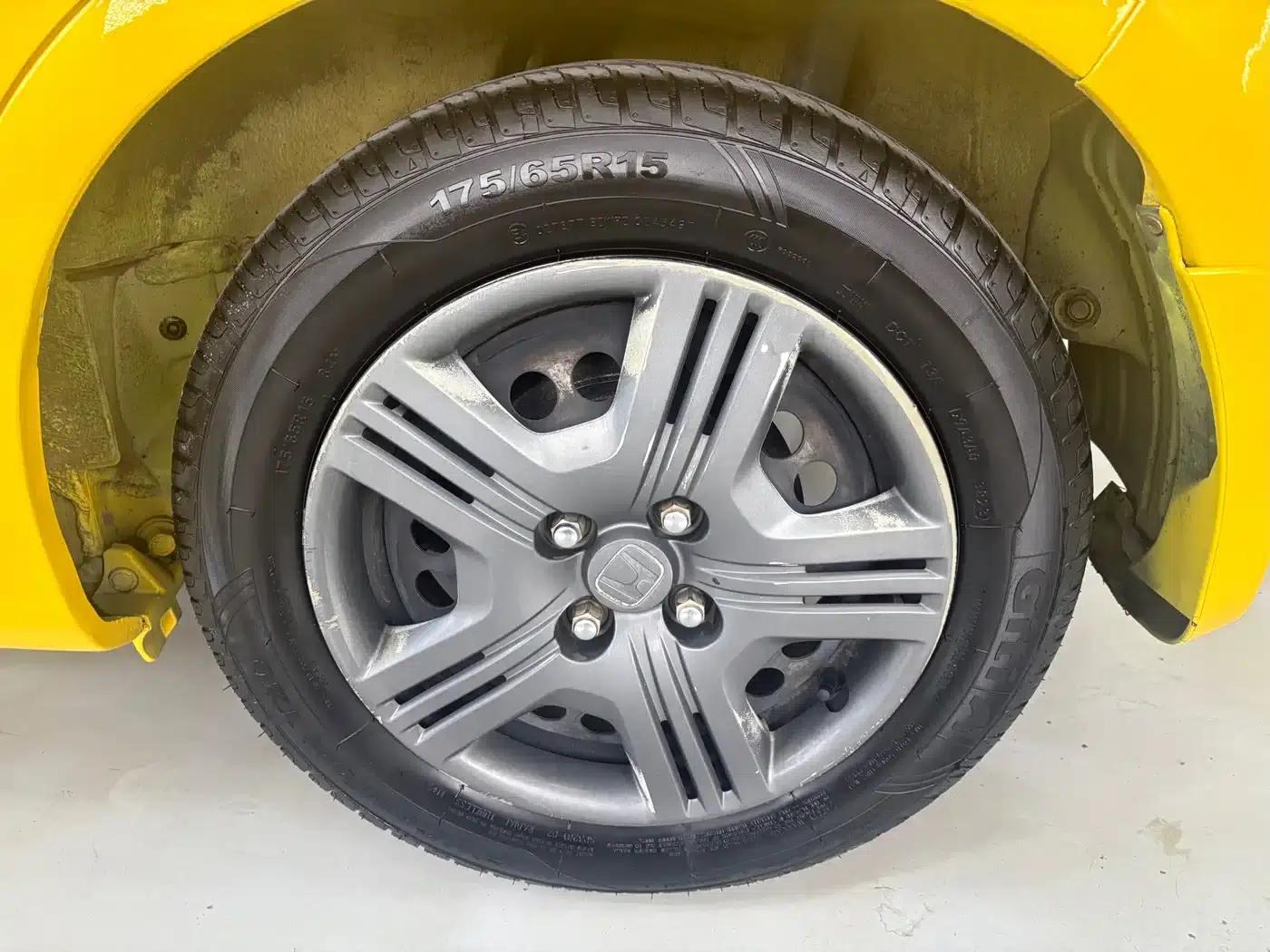 Honda Fit 2008 1.3L Automatic Comfort Edition — миниатюра 11