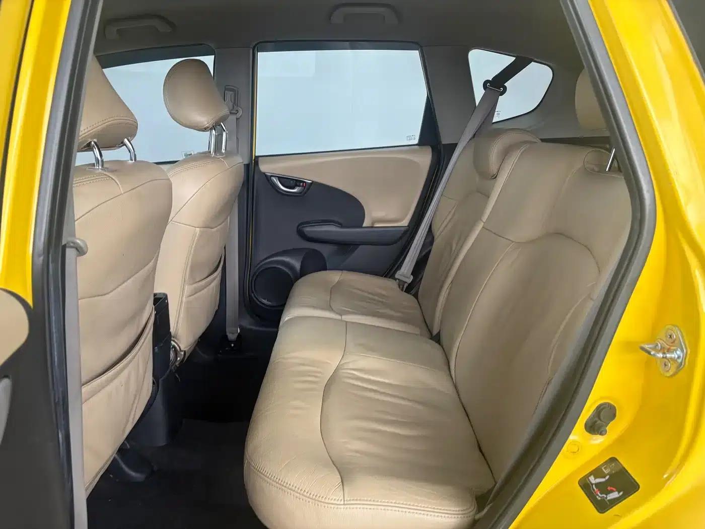 Honda Fit 2008 1.3L Automatic Comfort Edition — миниатюра 13