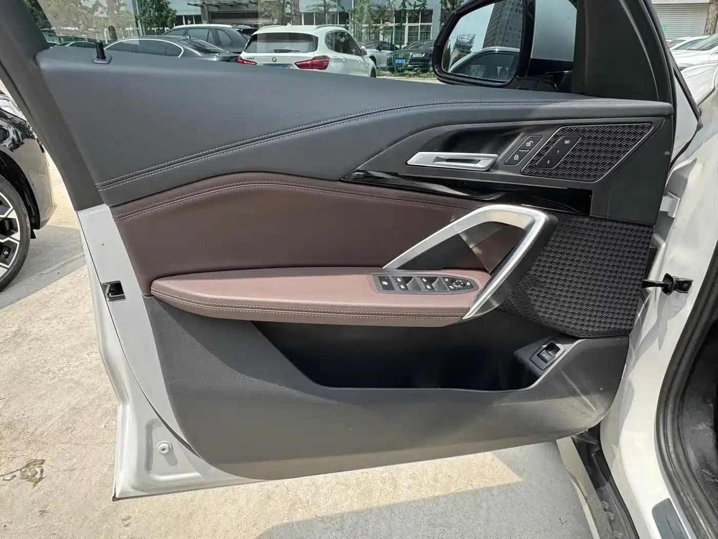 2023 BMW X1 sDrive20Li X Design Package — миниатюра 8