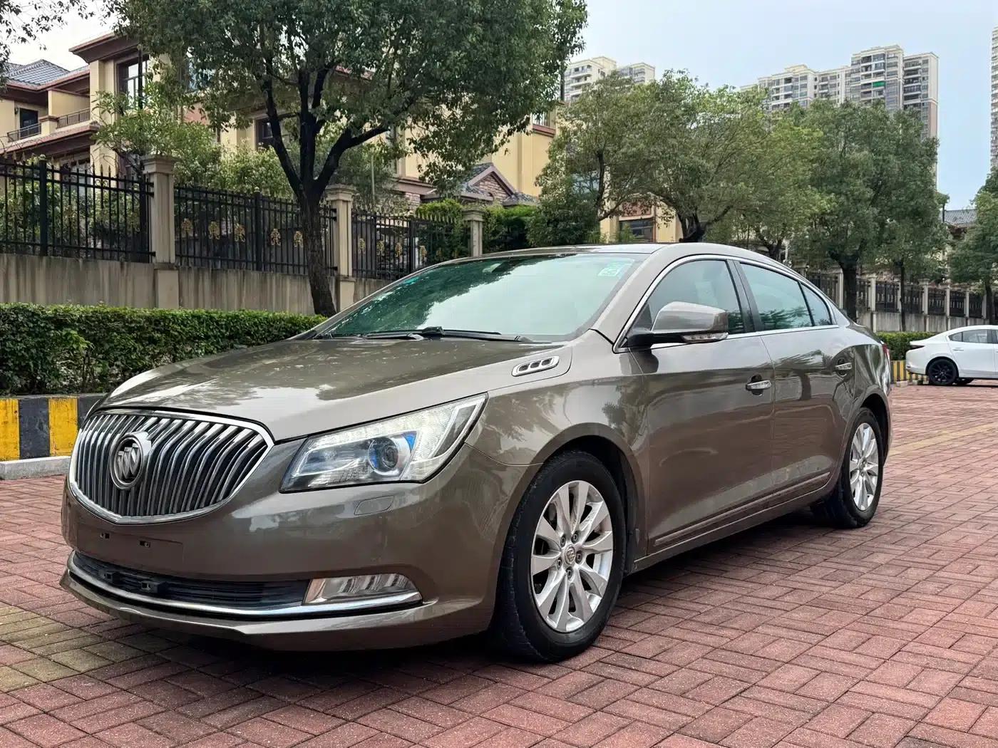 Buick LaCrosse 2013 2.4L SIDI Luxury Comfort Model — миниатюра 1
