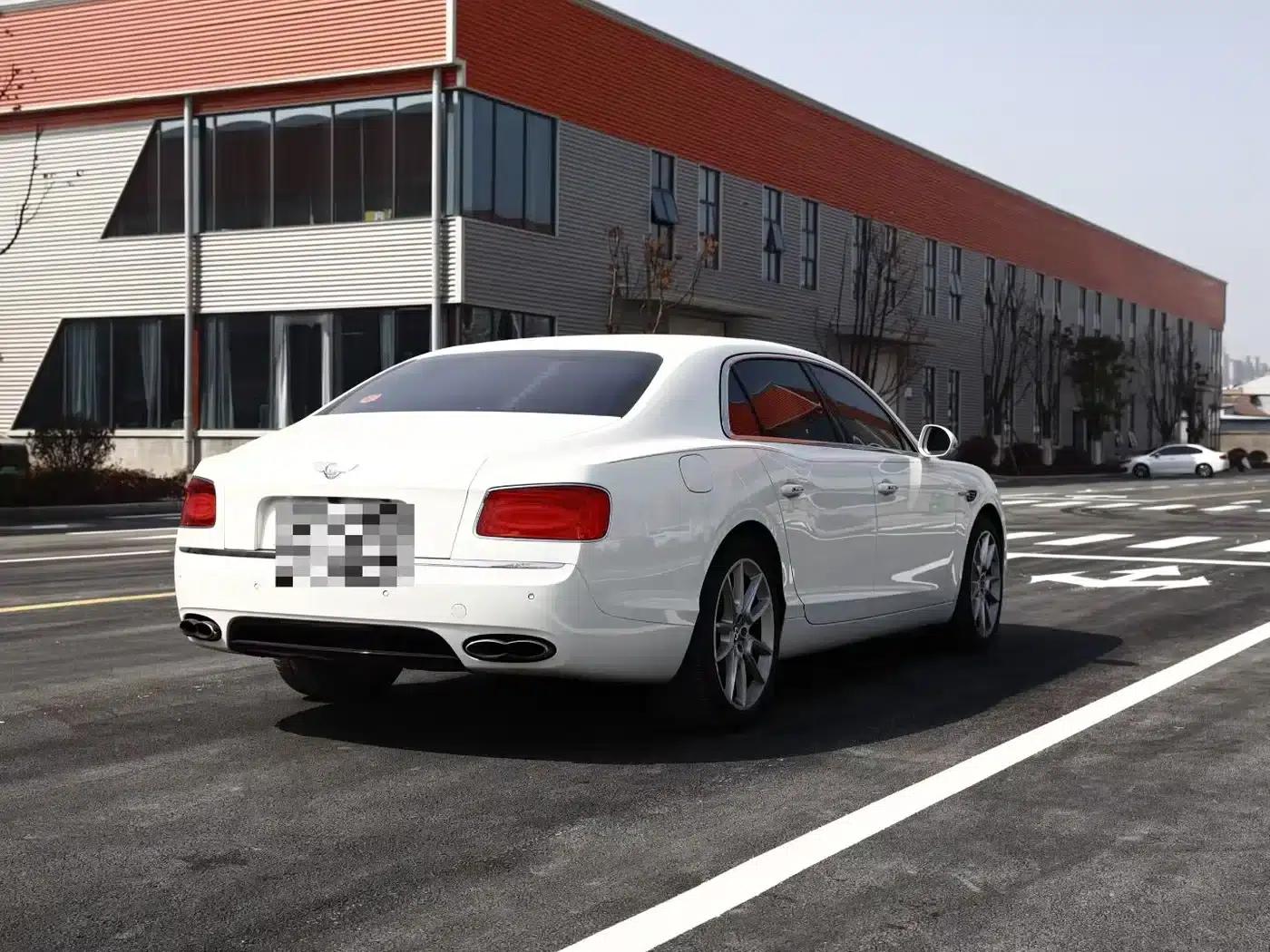 2017 Mercedes-Benz Flying Spur 4.0T V8 S Standard Edition — миниатюра 9