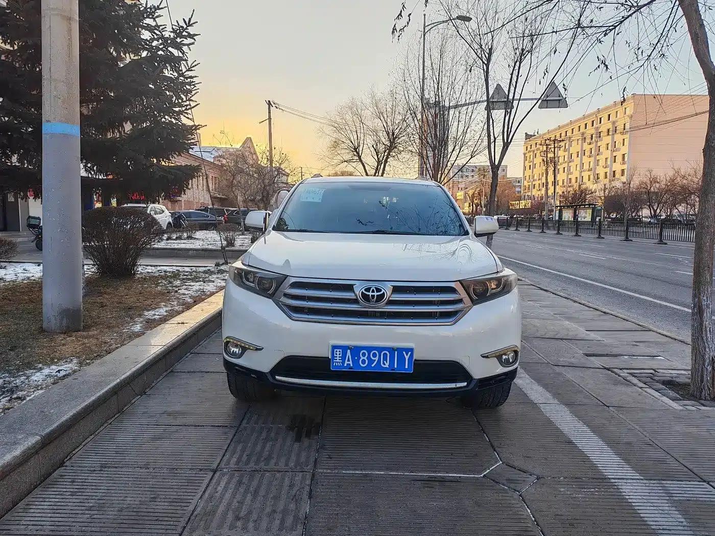2012 Highlander 2.7L 2WD 5-seater Elite Edition — миниатюра 2
