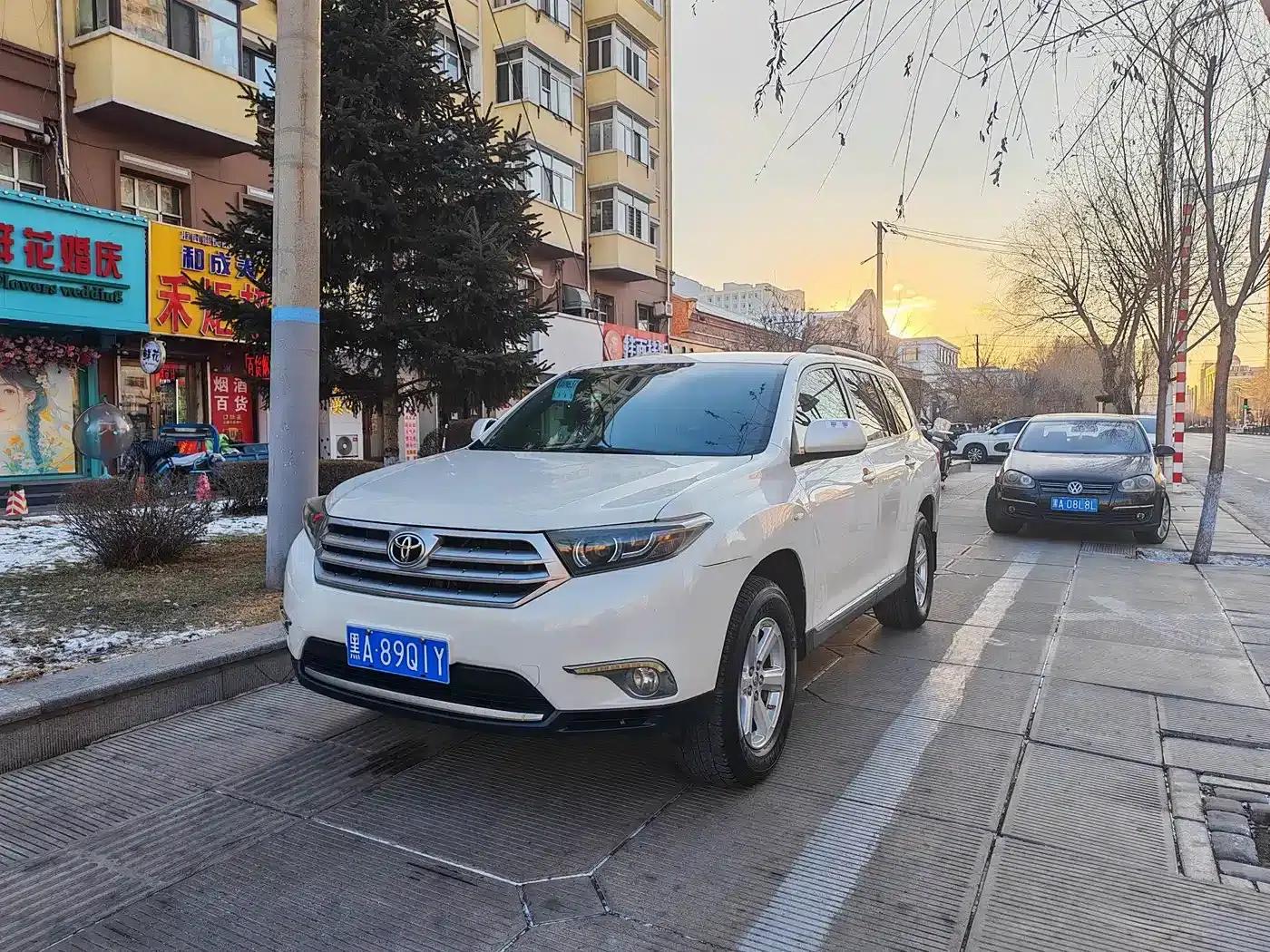 2012 Highlander 2.7L 2WD 5-seater Elite Edition — миниатюра 3