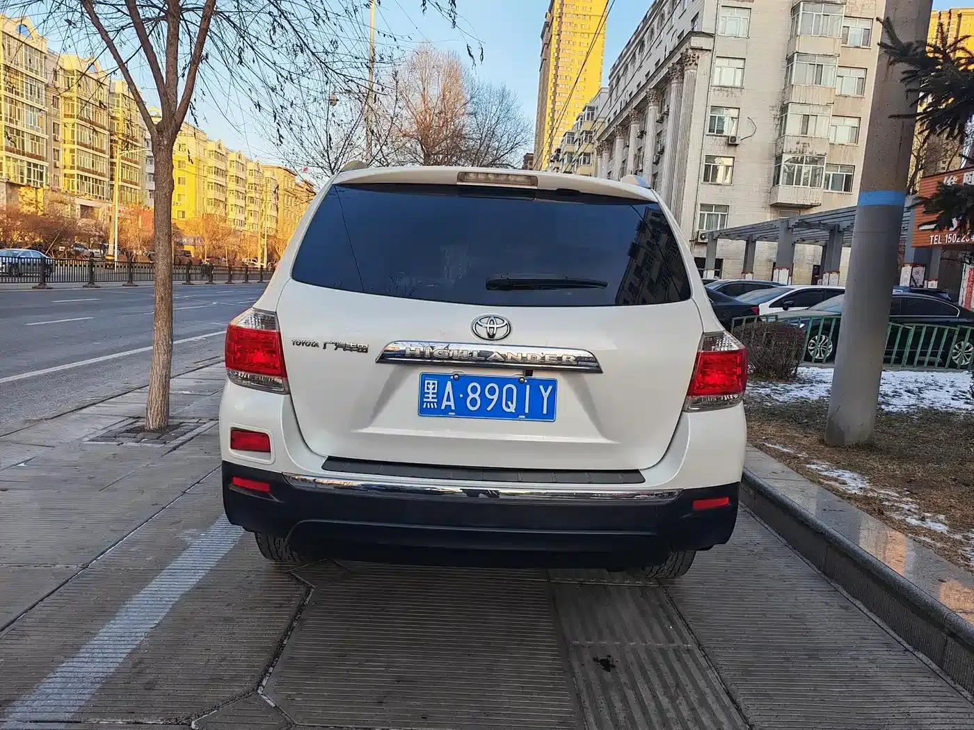2012 Highlander 2.7L 2WD 5-seater Elite Edition — миниатюра 5