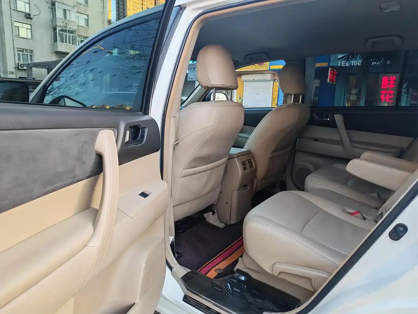 2012 Highlander 2.7L 2WD 5-seater Elite Edition — миниатюра 9