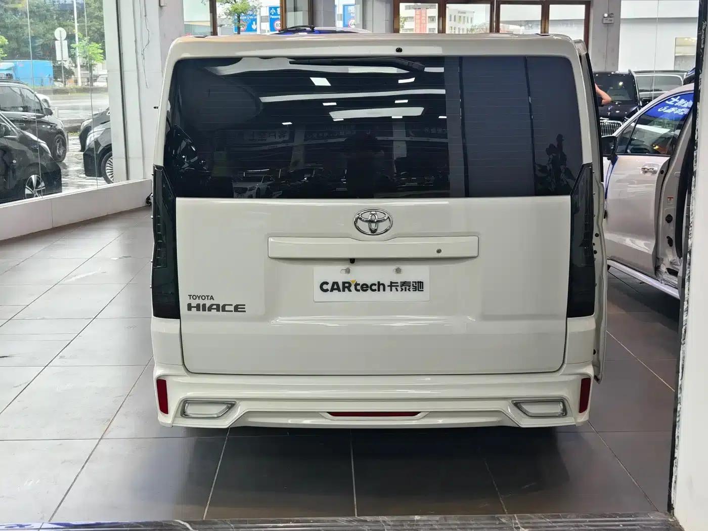 2025 HIACE 3.5L Automatic — миниатюра 5