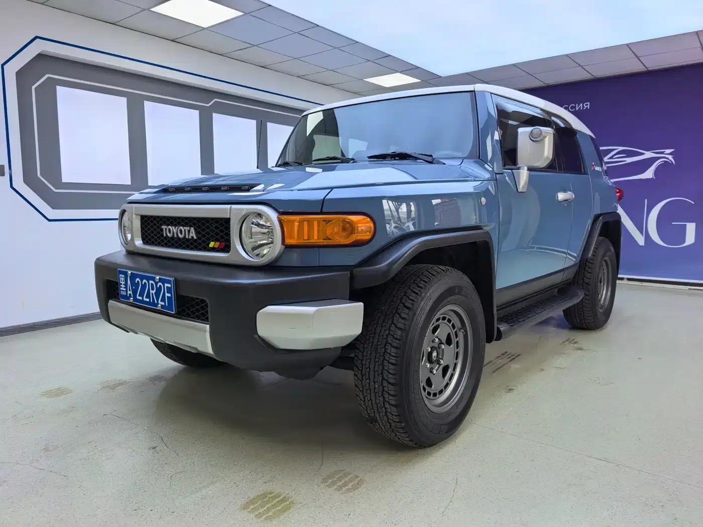 2023 FJ Cruiser 4.0L Middle East Edition — миниатюра 1