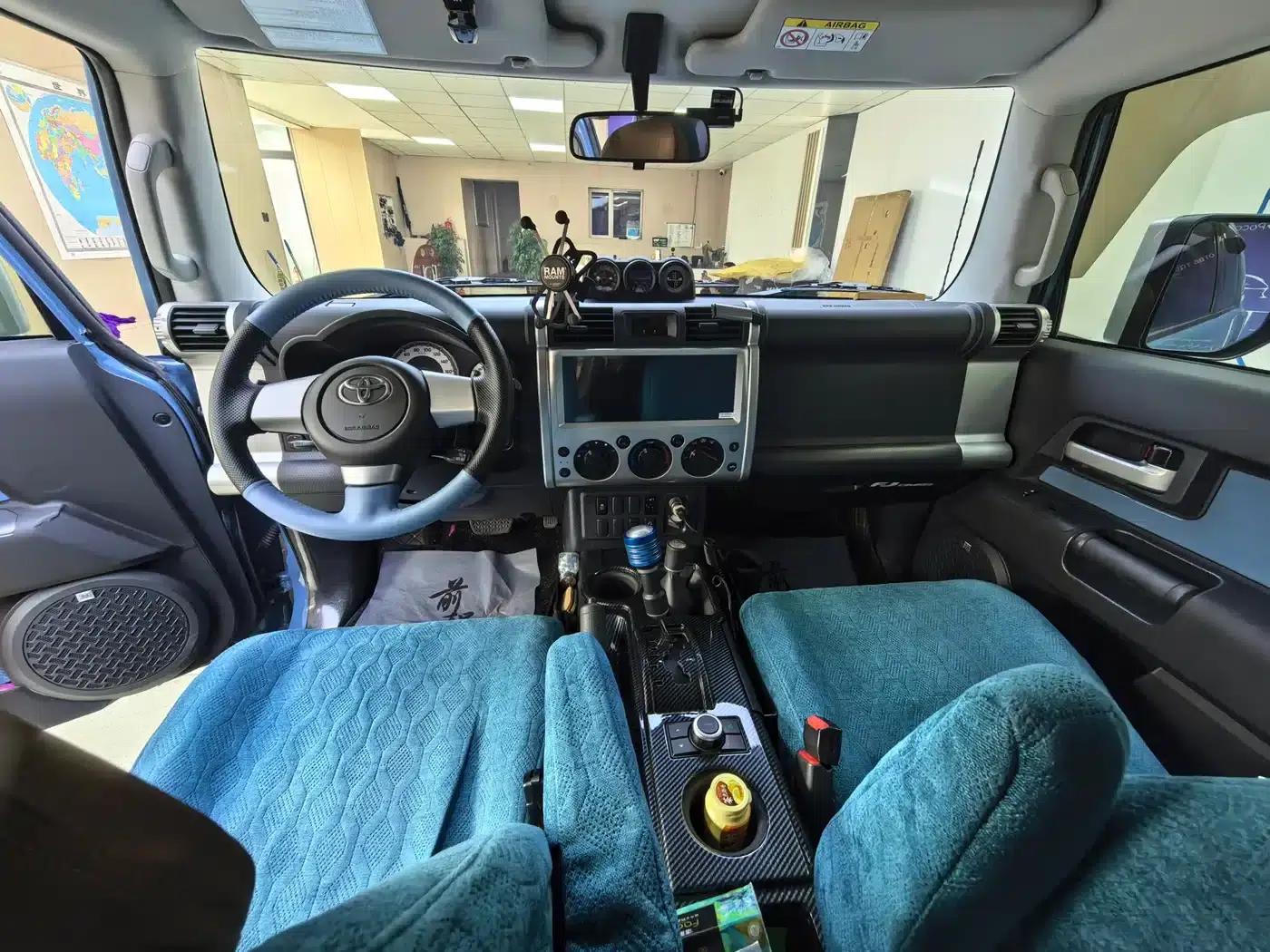 2023 FJ Cruiser 4.0L Middle East Edition — миниатюра 11