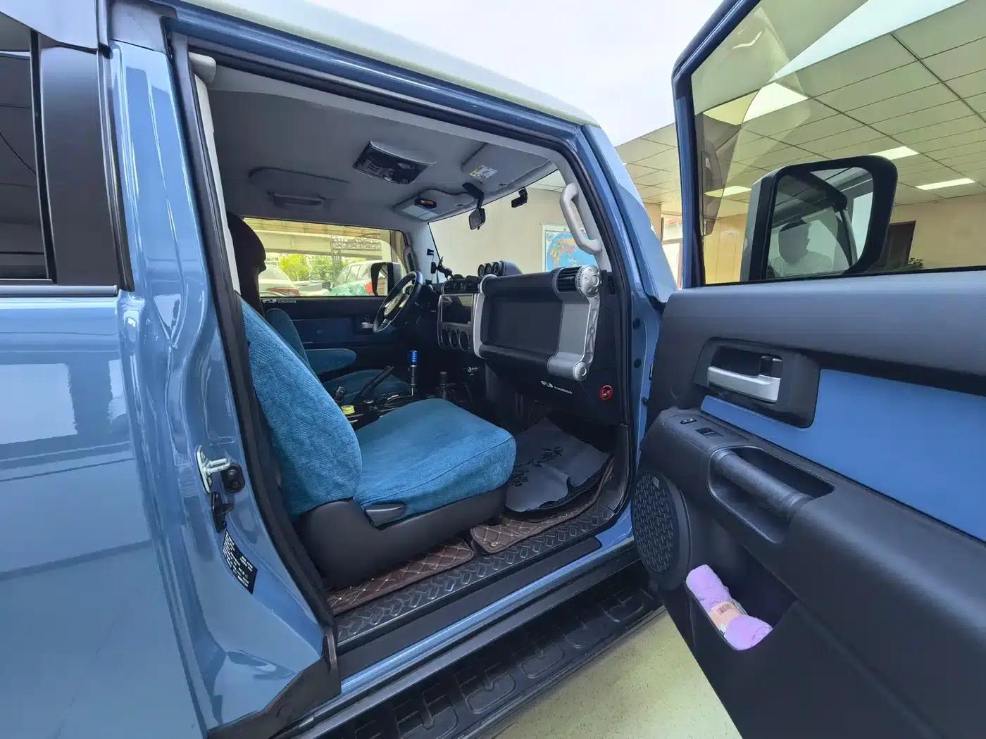 2023 FJ Cruiser 4.0L Middle East Edition — миниатюра 12