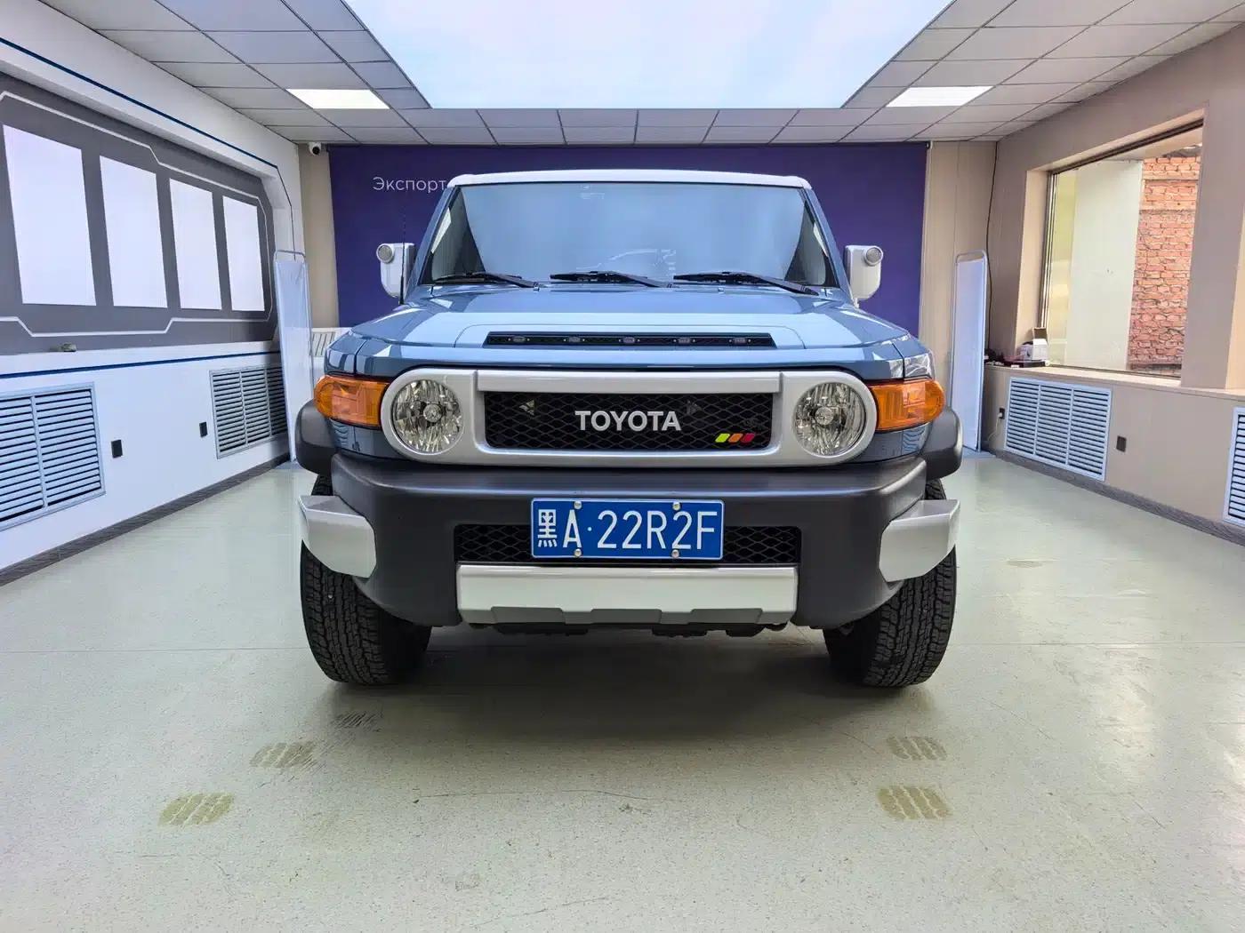 2023 FJ Cruiser 4.0L Middle East Edition — миниатюра 3