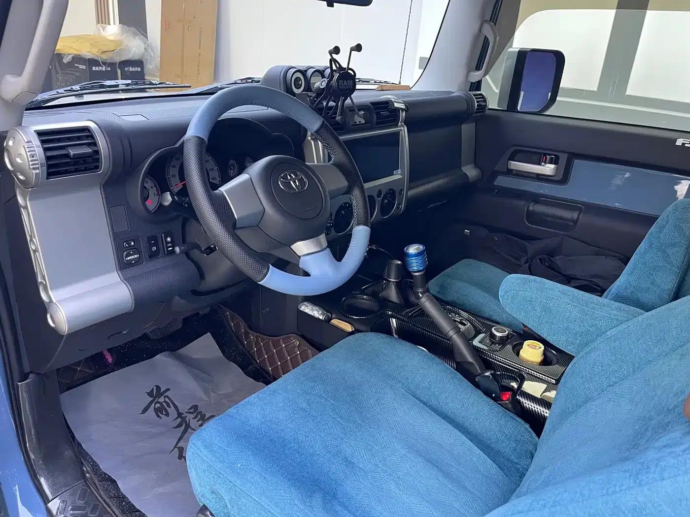 2023 FJ Cruiser 4.0L Middle East Edition — миниатюра 4