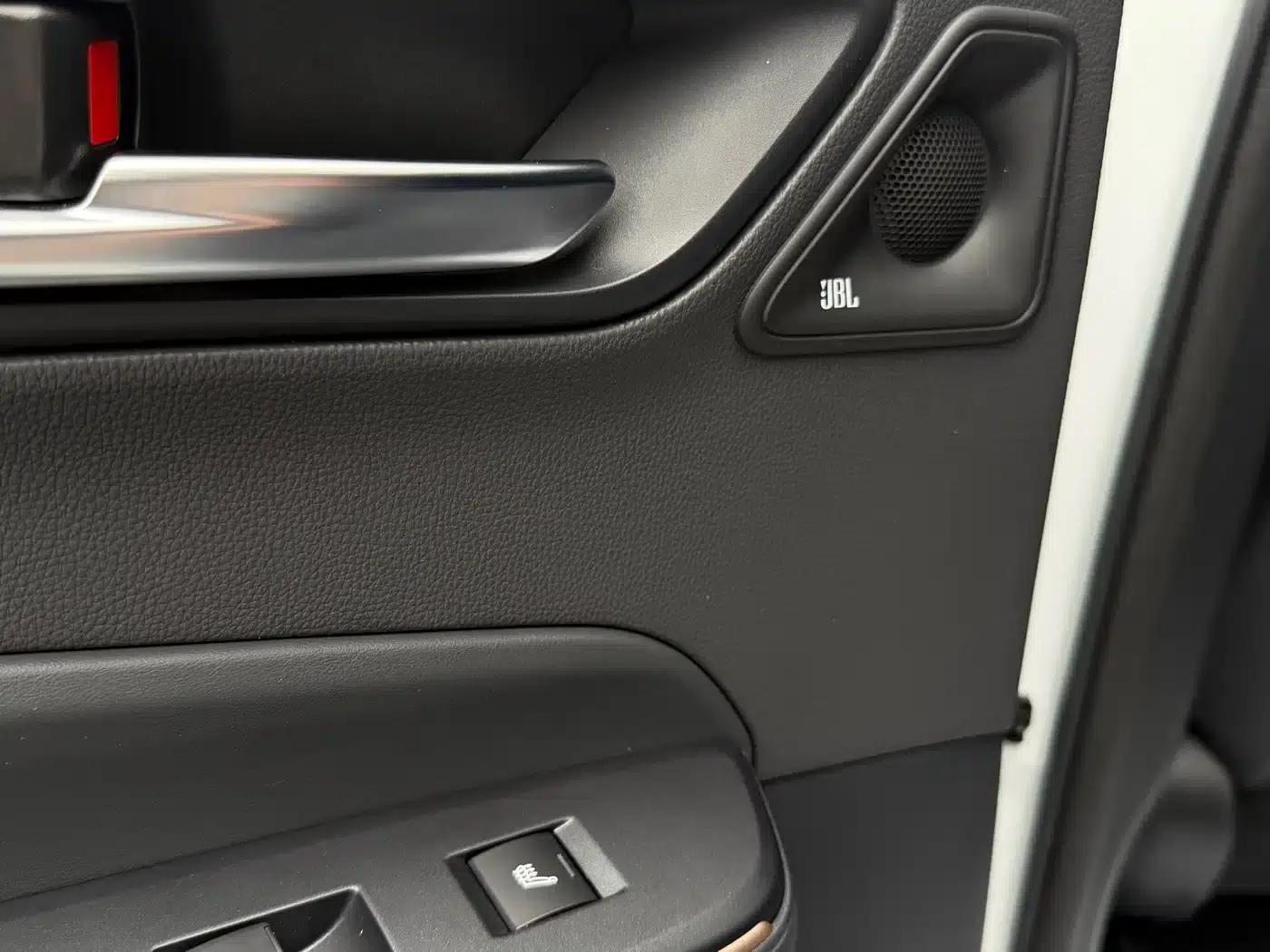 2023 Toyota Crown SportCross 2.5L SportCross HEV 2WD Premium Edition — миниатюра 8