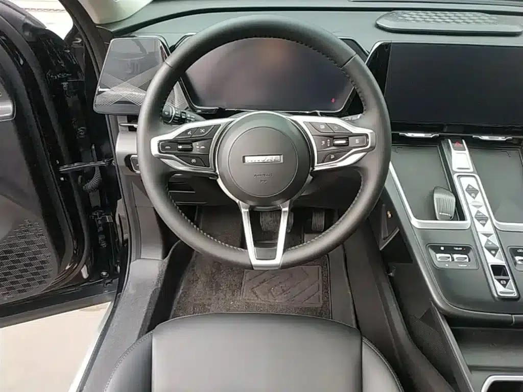 Haval Xiaolong MAX 2023 1.5L Hi4 105 4WD Navigator Edition — миниатюра 11