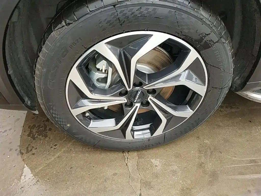 Haval Xiaolong MAX 2023 1.5L Hi4 105 4WD Navigator Edition — миниатюра 23