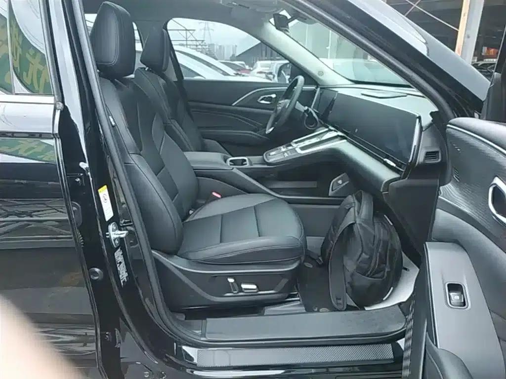Haval Xiaolong MAX 2023 1.5L Hi4 105 4WD Navigator Edition — миниатюра 25