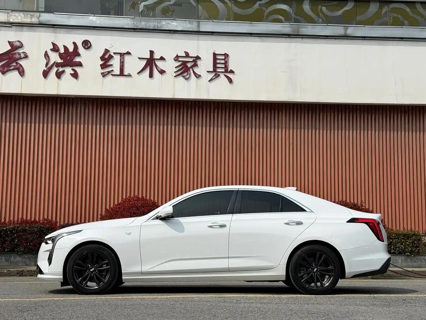 2022 Cadillac CT4 28T Luxury Edition — миниатюра 4