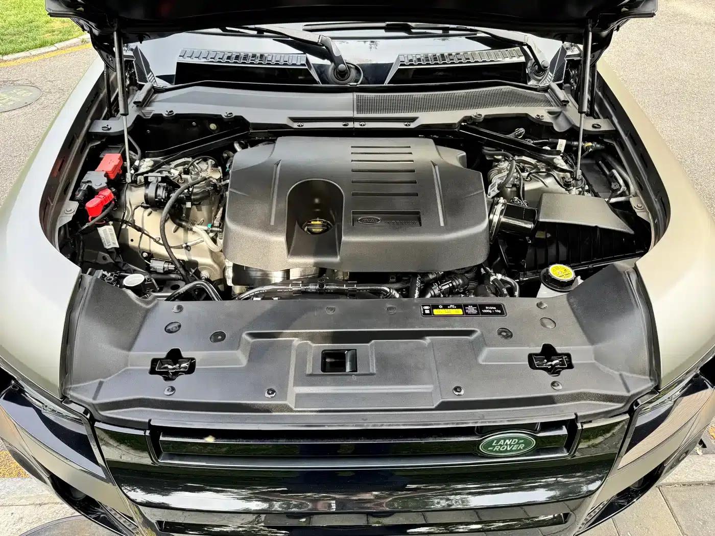 2025 Land Rover Defender 110 3.0T P400 X — миниатюра 22
