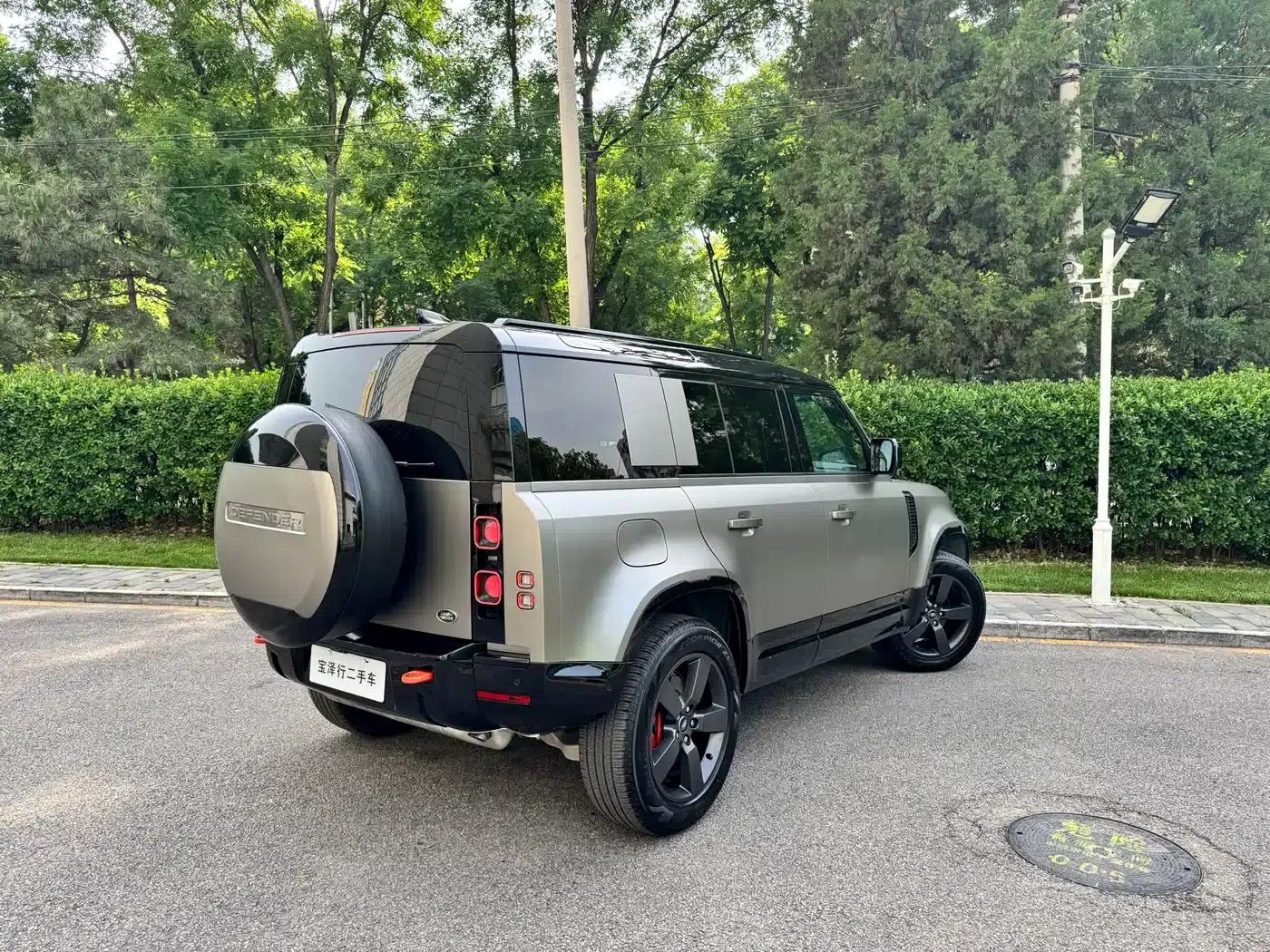 2025 Land Rover Defender 110 3.0T P400 X — миниатюра 4