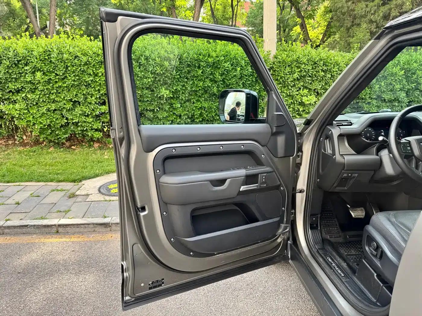 2025 Land Rover Defender 110 3.0T P400 X — миниатюра 7