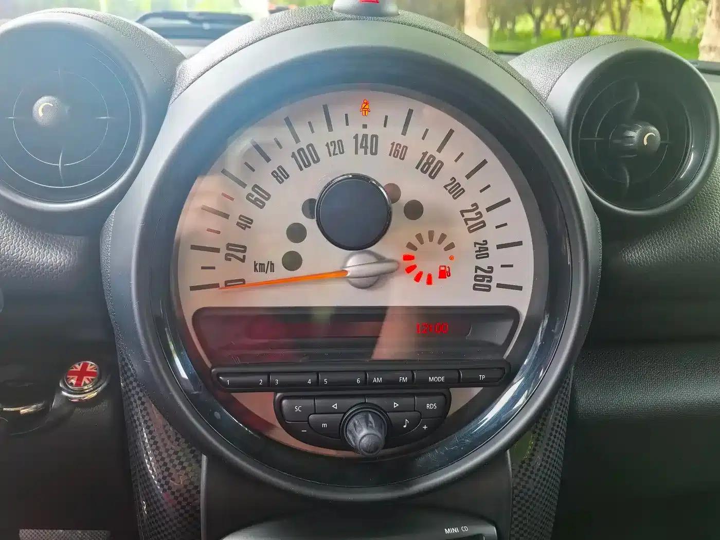 MINI COUNTRYMAN 2014 1.6T COOPER ALL4 Fun — миниатюра 8
