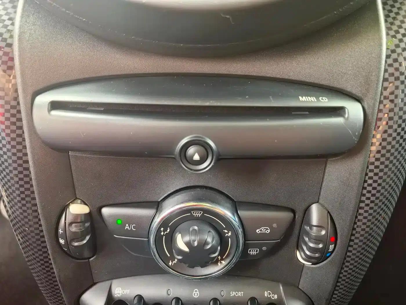 MINI COUNTRYMAN 2014 1.6T COOPER ALL4 Fun — миниатюра 9