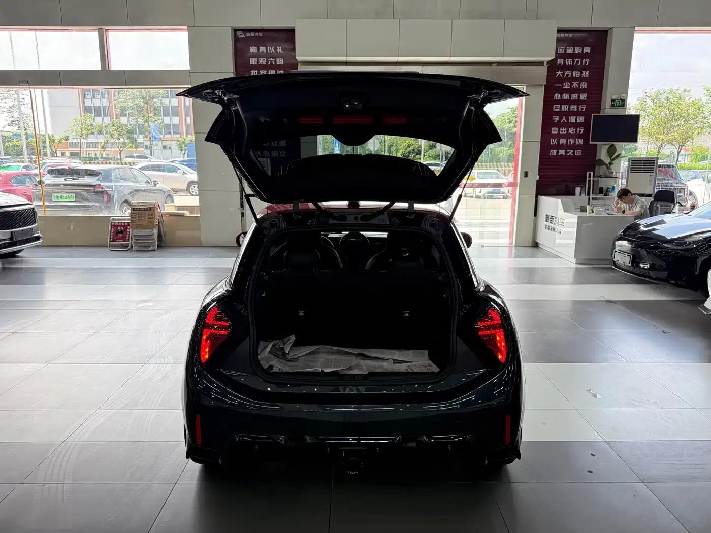 2025 MINI JCW JOHN COOPER WORKS — миниатюра 17