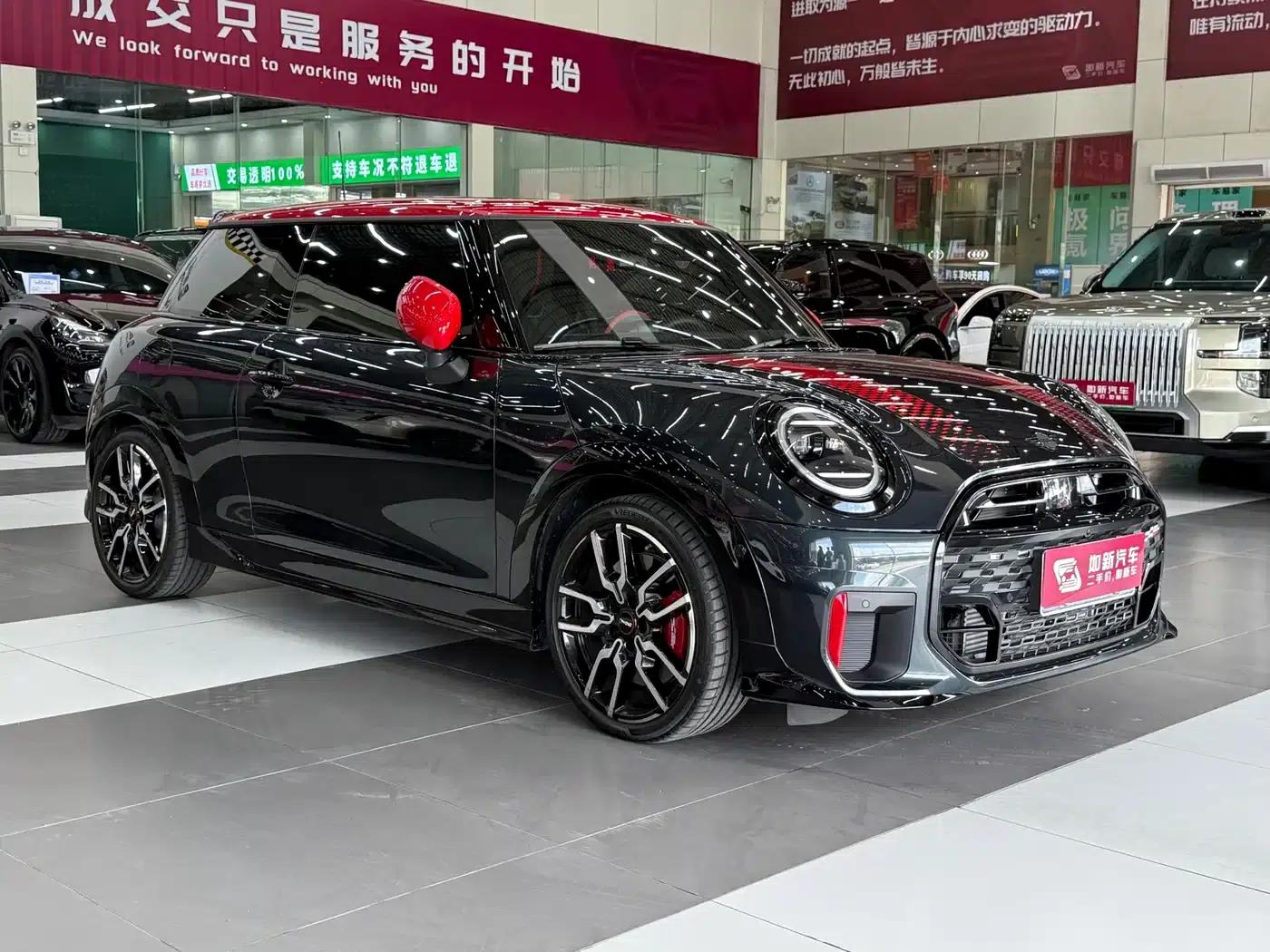 2025 MINI JCW JOHN COOPER WORKS — миниатюра 3
