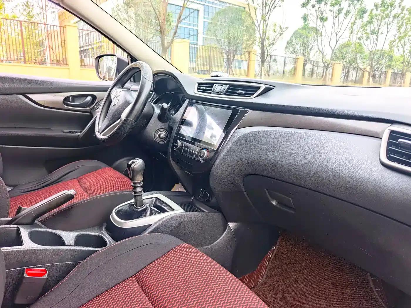Nissan Qashqai 2016 1.2T Manual Fashion Edition — миниатюра 5