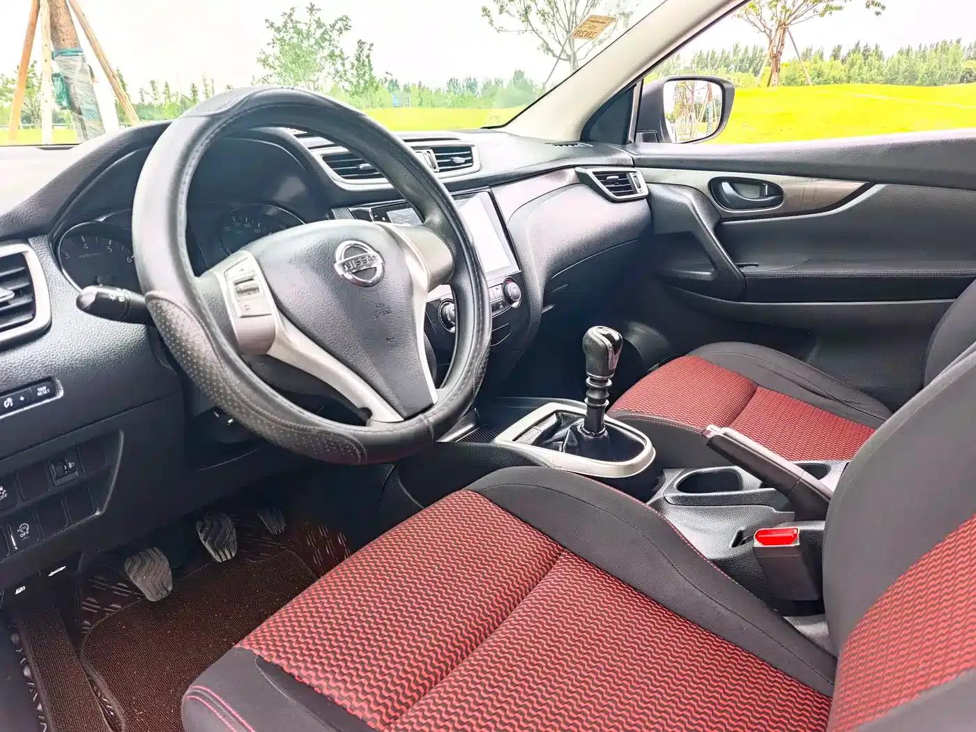 Nissan Qashqai 2016 1.2T Manual Fashion Edition — миниатюра 8