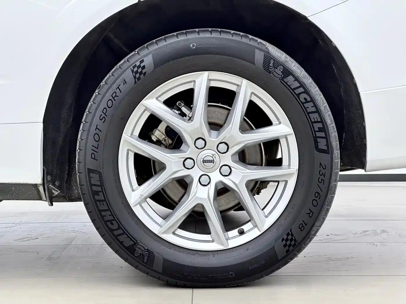 2021 Volvo XC60 T5 AWD Inscription Luxury Edition — миниатюра 14