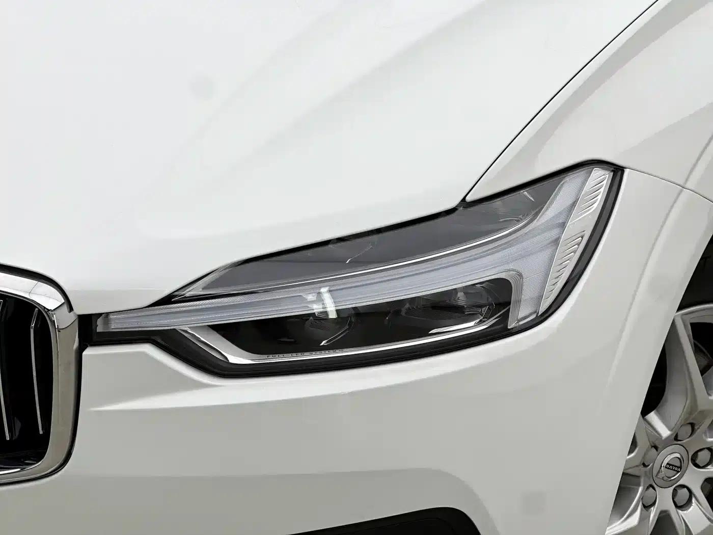 2021 Volvo XC60 T5 AWD Inscription Luxury Edition — миниатюра 10