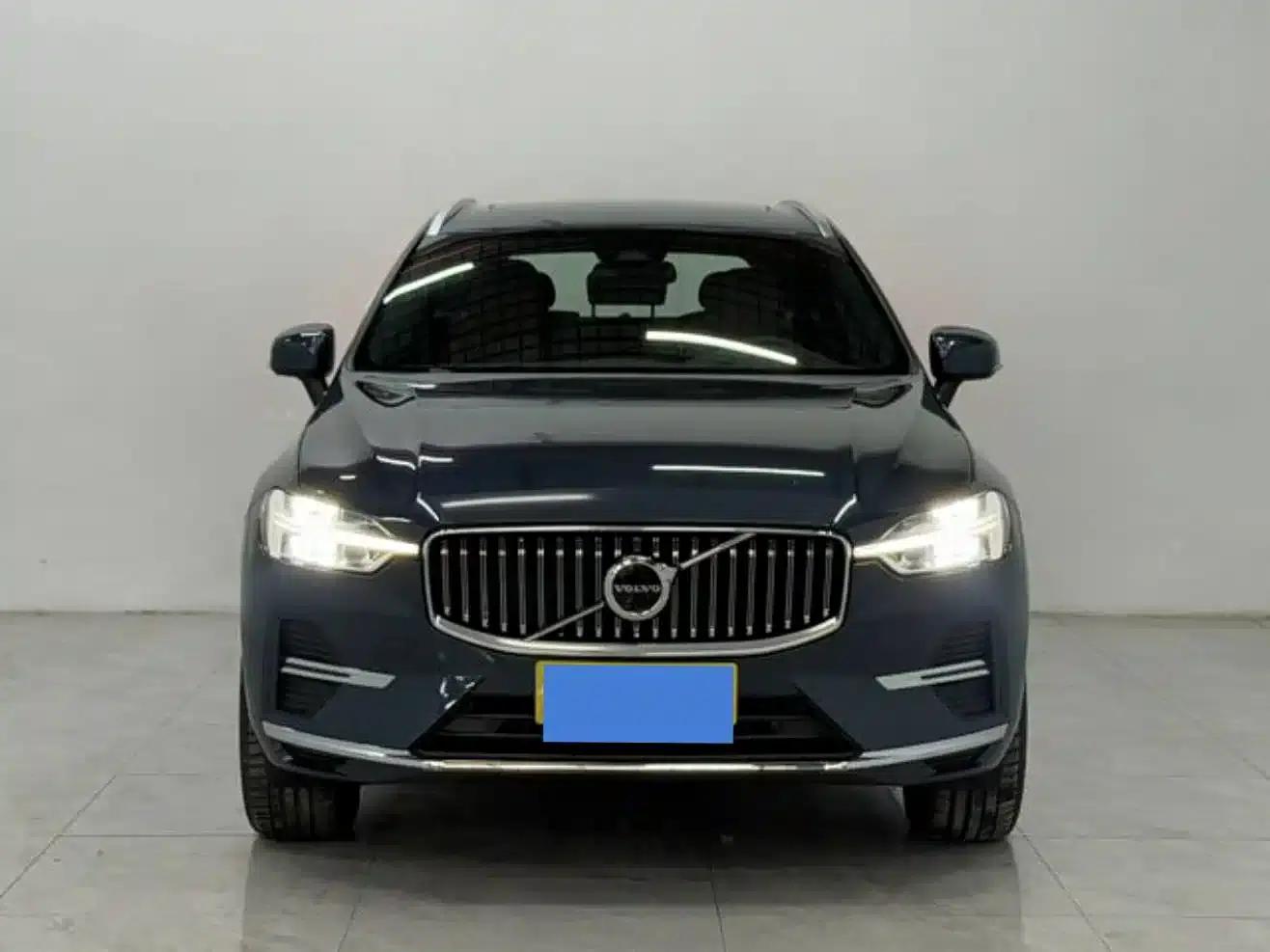 2025 Volvo XC60 B5 AWD Inscription Luxury Edition — миниатюра 1