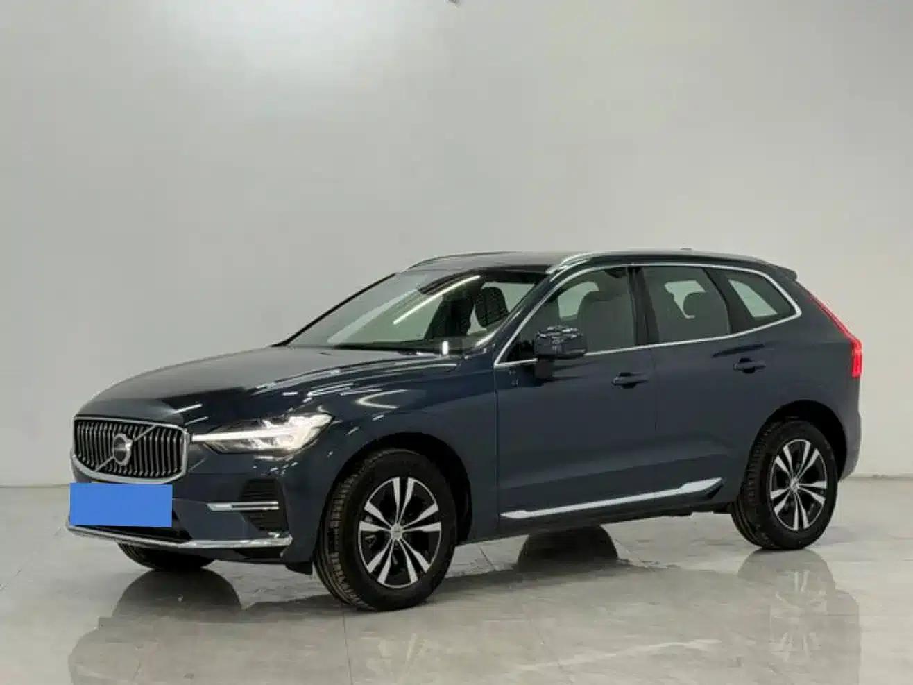 2025 Volvo XC60 B5 AWD Inscription Luxury Edition — миниатюра 3