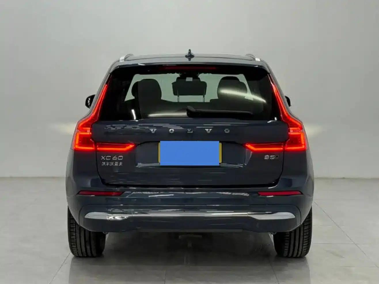 2025 Volvo XC60 B5 AWD Inscription Luxury Edition — миниатюра 6