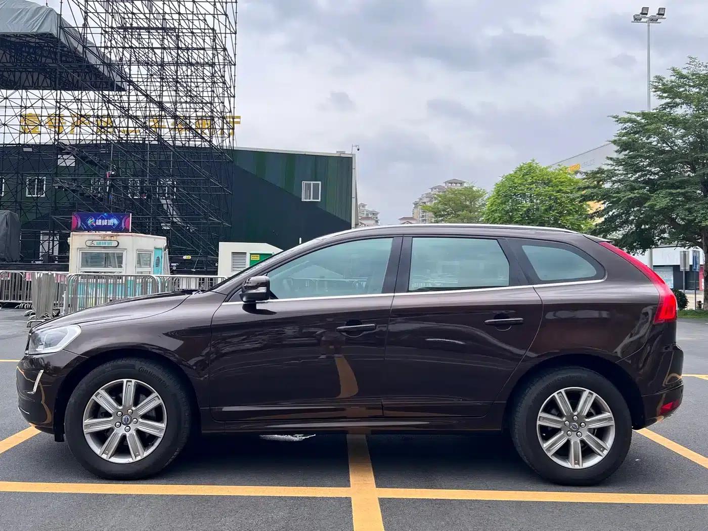2017 Volvo XC60 T5 AWD Smart Upgrade Edition — миниатюра 3