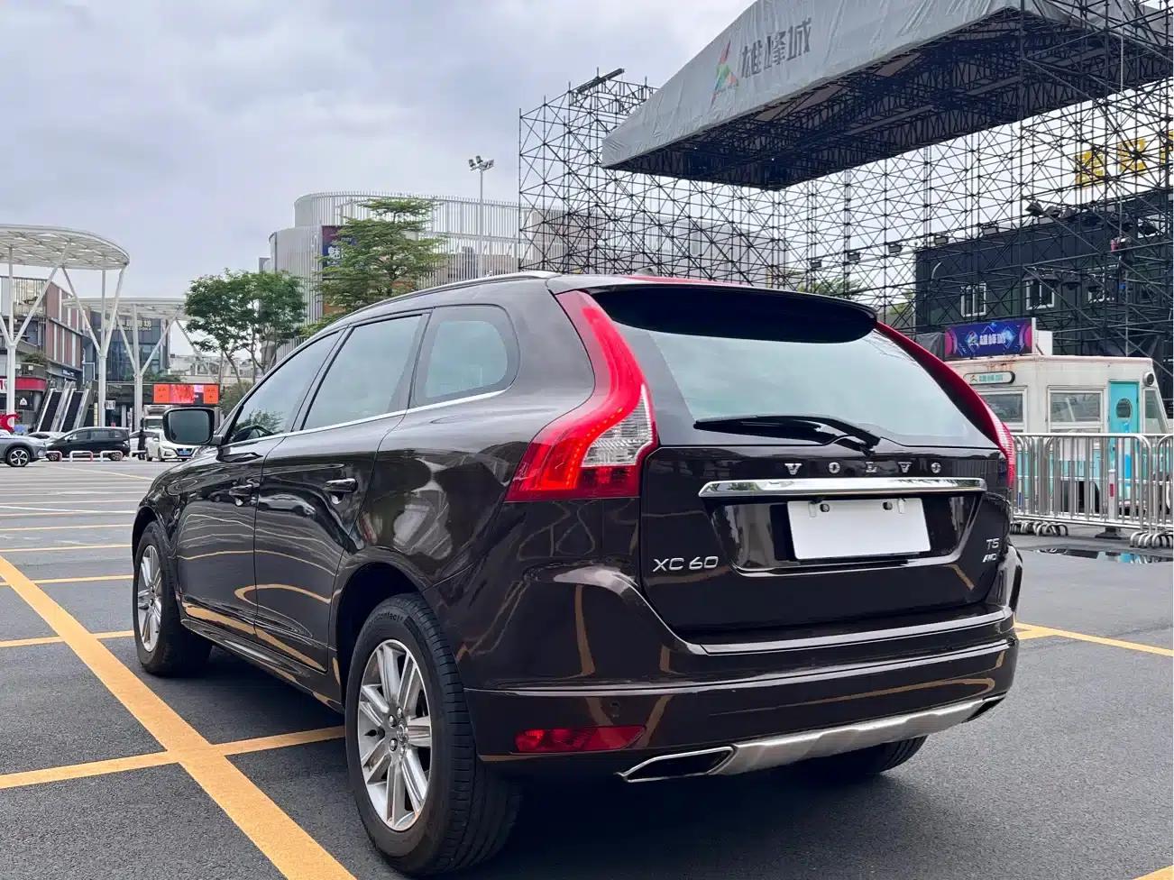 2017 Volvo XC60 T5 AWD Smart Upgrade Edition — миниатюра 4