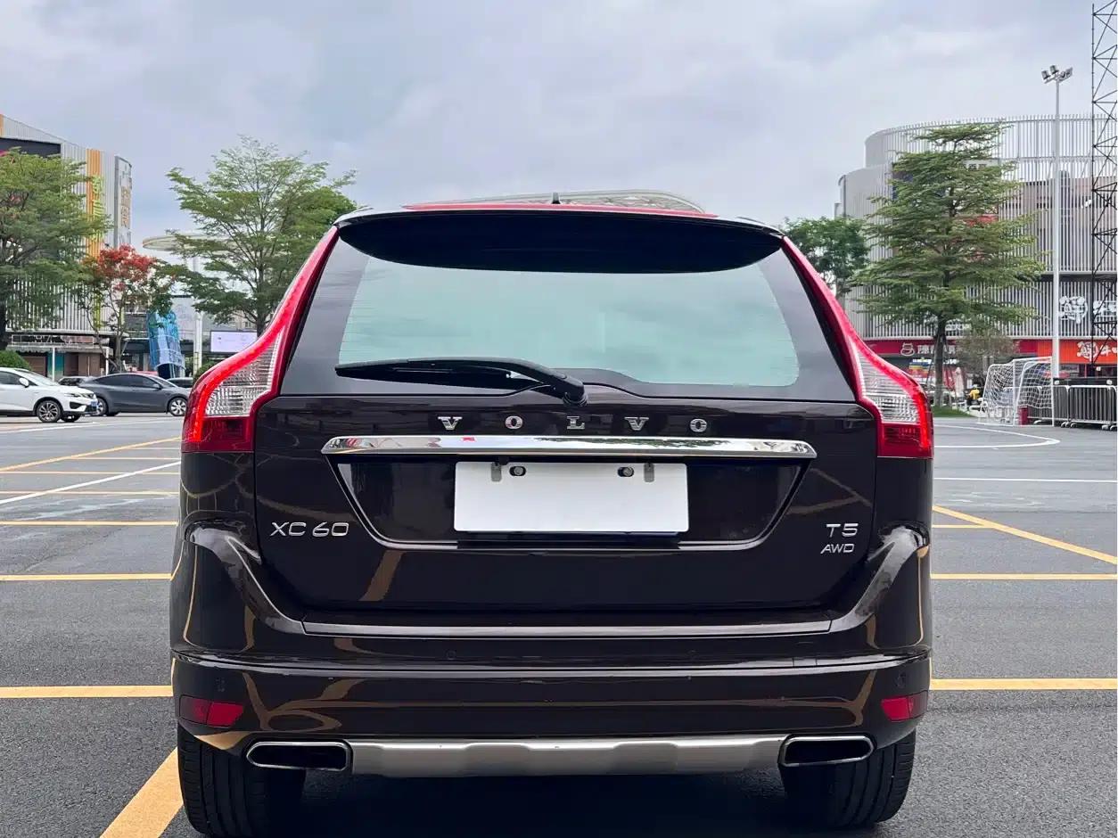 2017 Volvo XC60 T5 AWD Smart Upgrade Edition — миниатюра 5